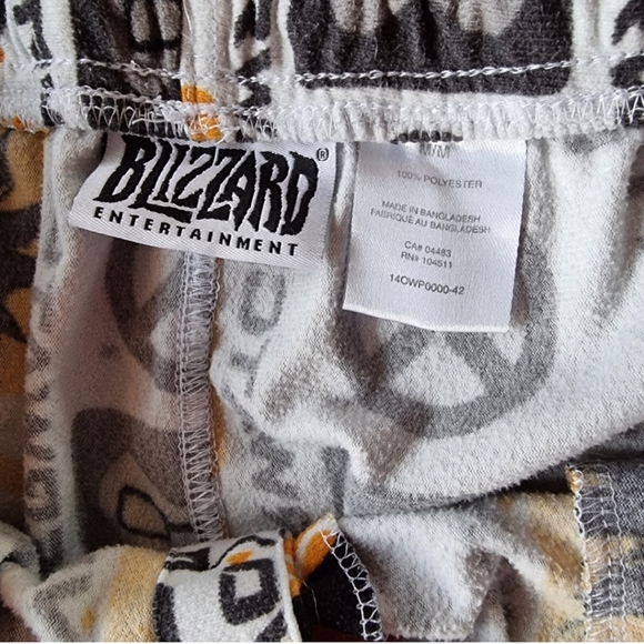 Overwatch Bundle ~ Lounge Pants~ Snapback Hat ~T-Shirt & Adult Coloring Book - Picture 10 of 16